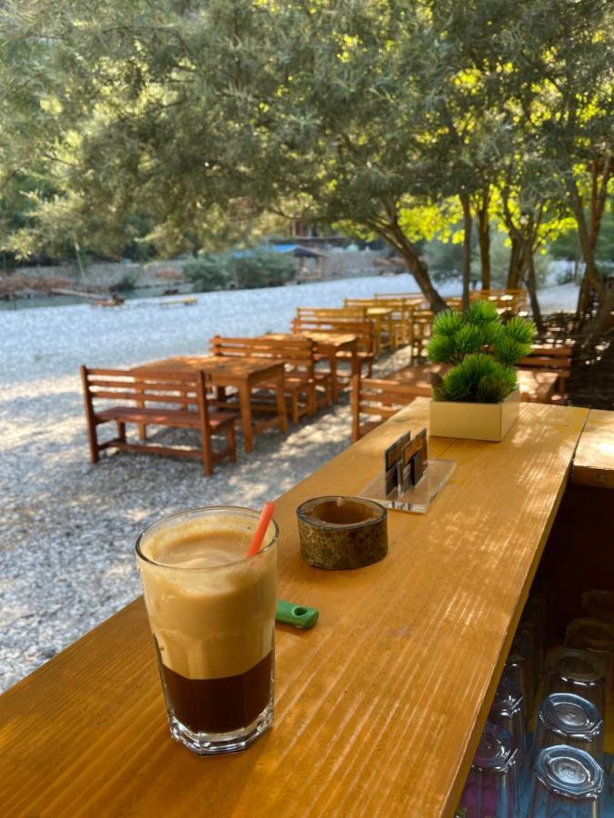 Guri I Lekes Guesthouse Moll' e Shoshit Ngoại thất bức ảnh