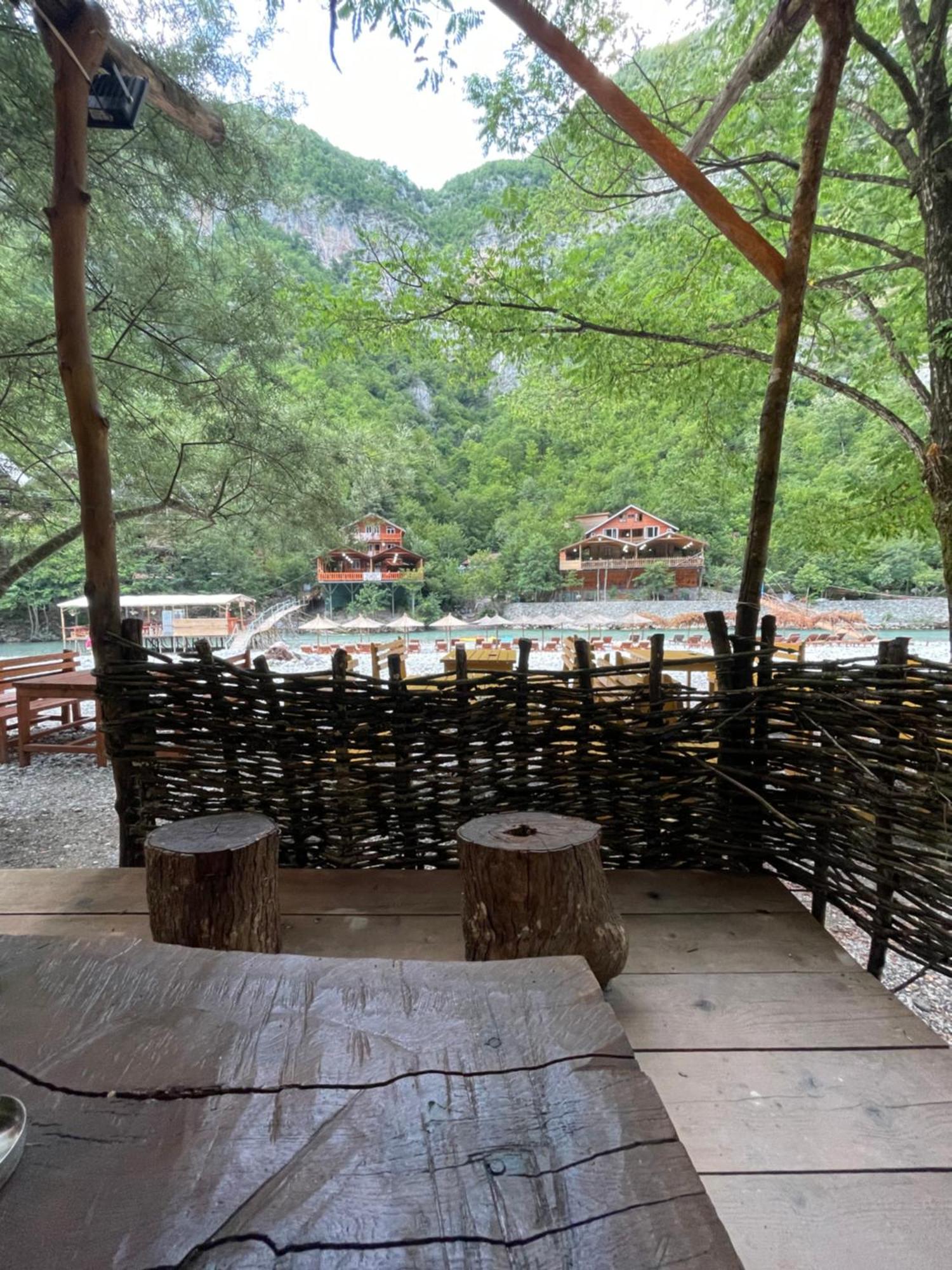 Guri I Lekes Guesthouse Moll' e Shoshit Ngoại thất bức ảnh