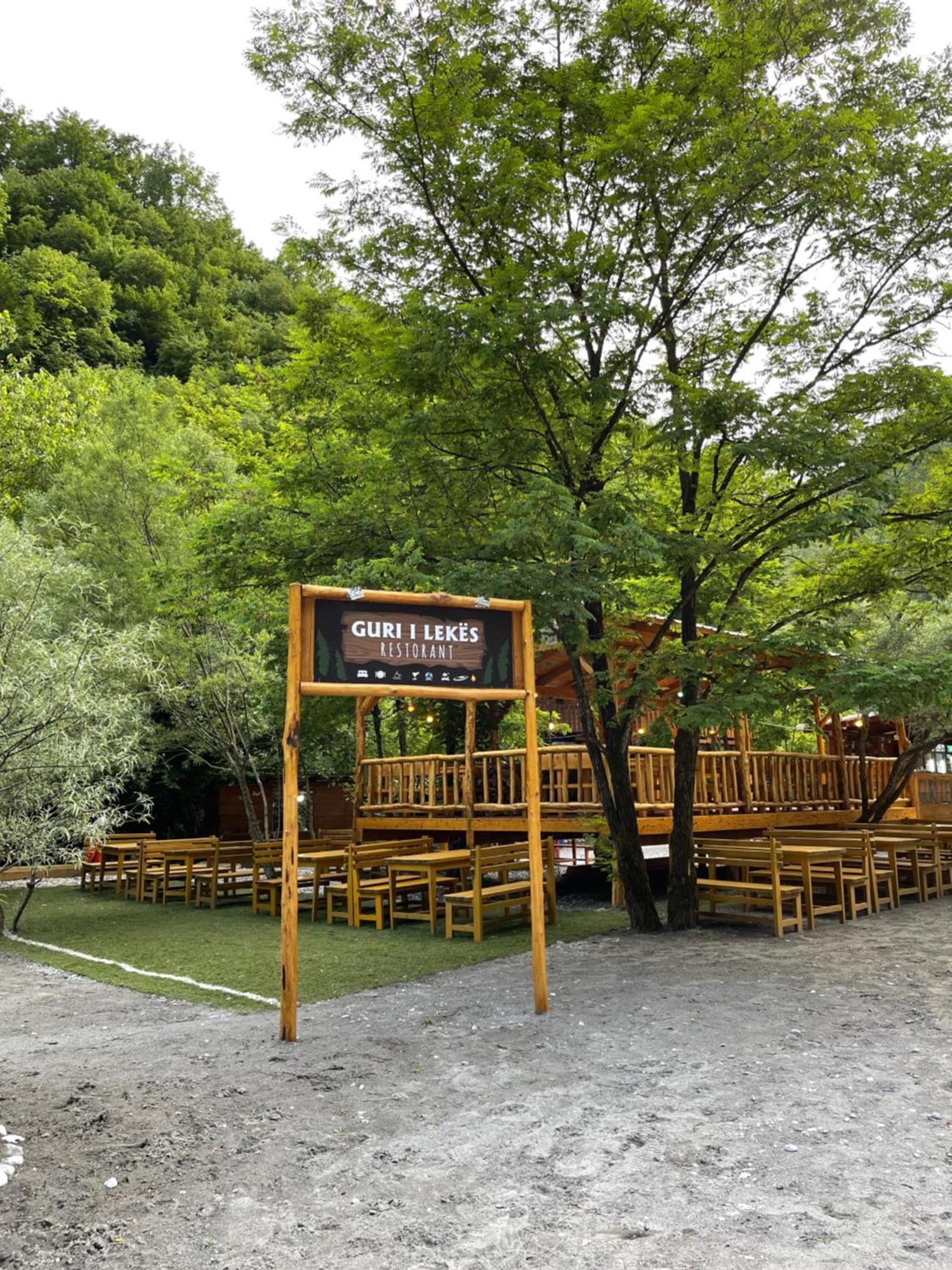 Guri I Lekes Guesthouse Moll' e Shoshit Ngoại thất bức ảnh