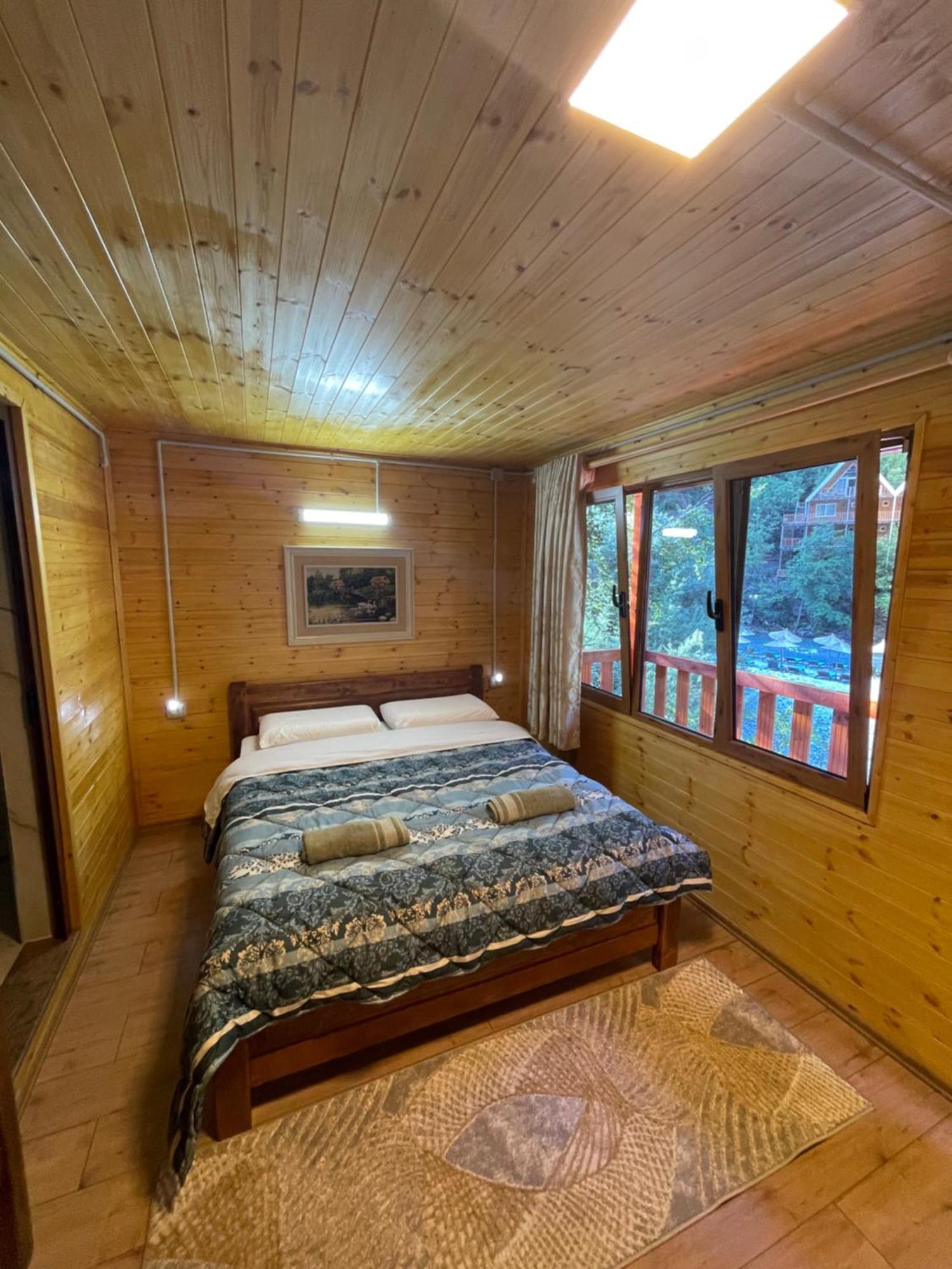 Guri I Lekes Guesthouse Moll' e Shoshit Ngoại thất bức ảnh