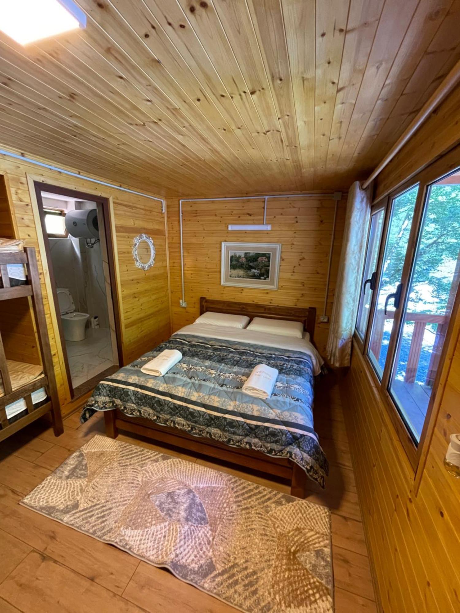 Guri I Lekes Guesthouse Moll' e Shoshit Ngoại thất bức ảnh