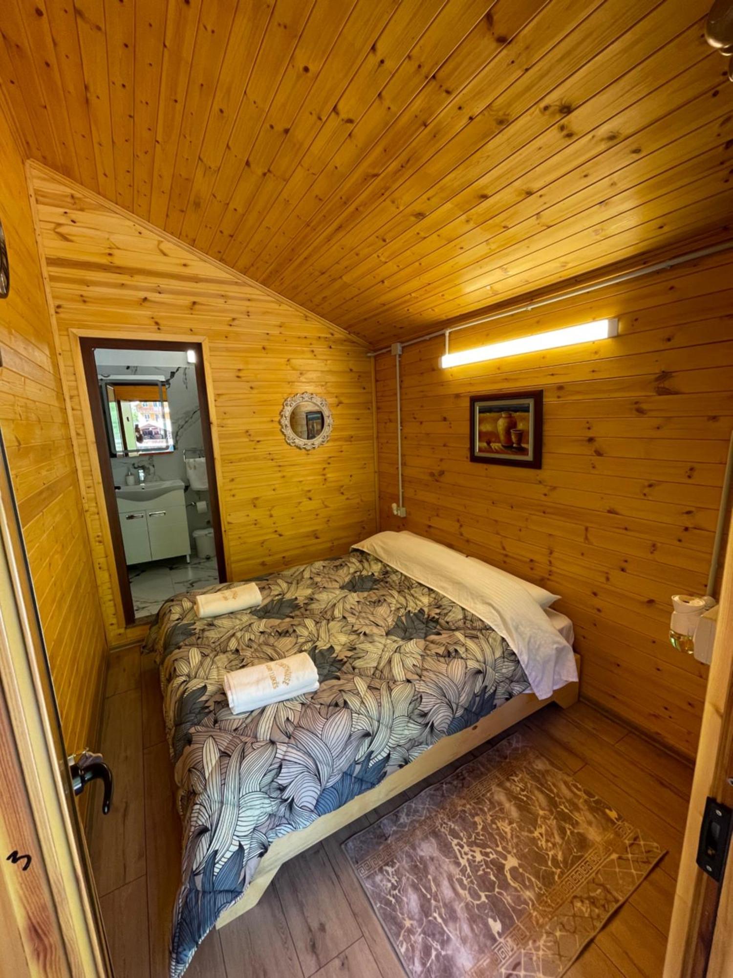 Guri I Lekes Guesthouse Moll' e Shoshit Ngoại thất bức ảnh